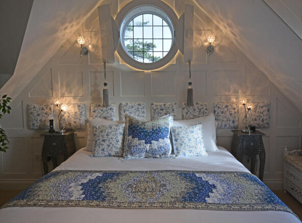 1 bed and window
