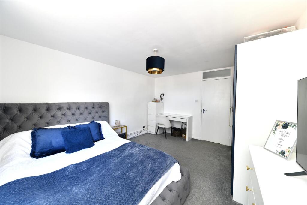 Apartment in Stevenage - View 5