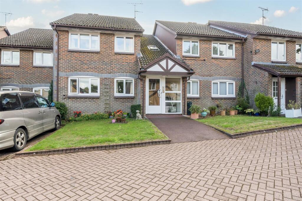 Main image of property: Acorn Drive, Wokingham, Berkshire, RG40 1EQ