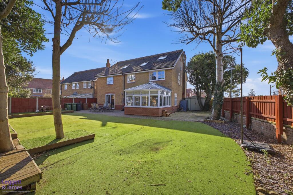 Prince Henrys Close  Evesham photo 3