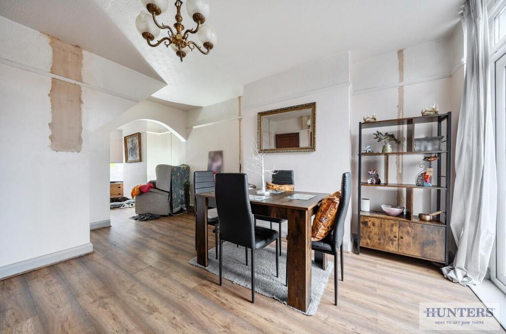 House in Dartford - More