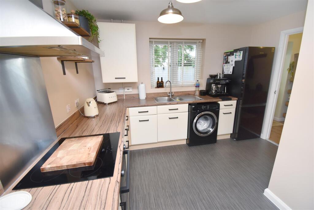 NN17, Hooke Close, Corby - View 6