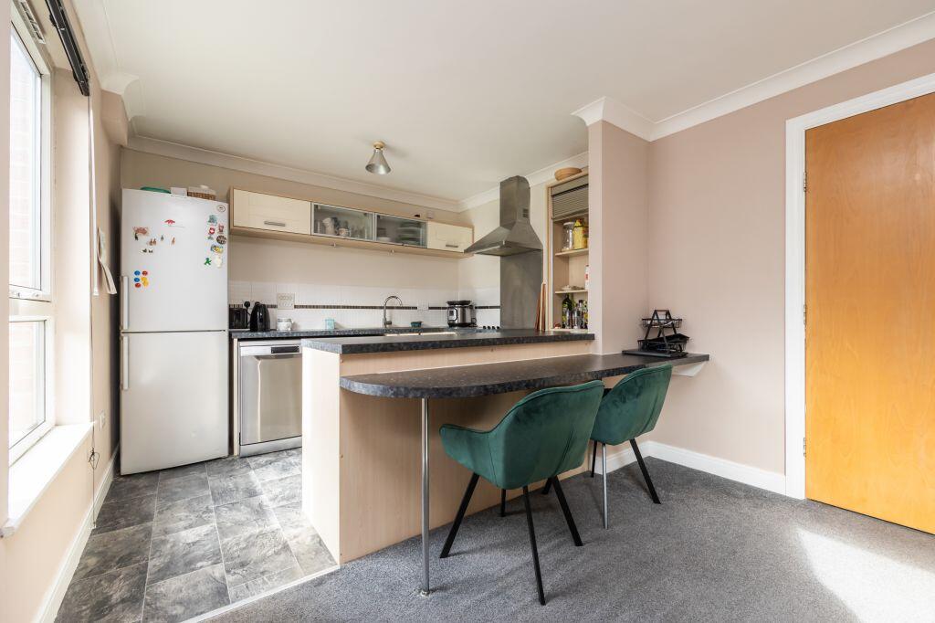 Apartment in Edinburgh - View 3