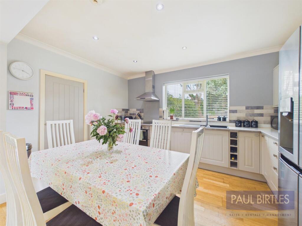Balmoral Road, Urmston, Trafford, M41 6HN - Więcej