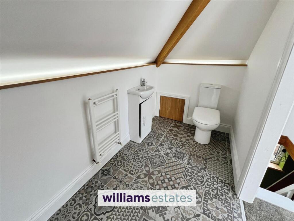 Ruthin Road, Gwernymynydd, CH7 photo 5