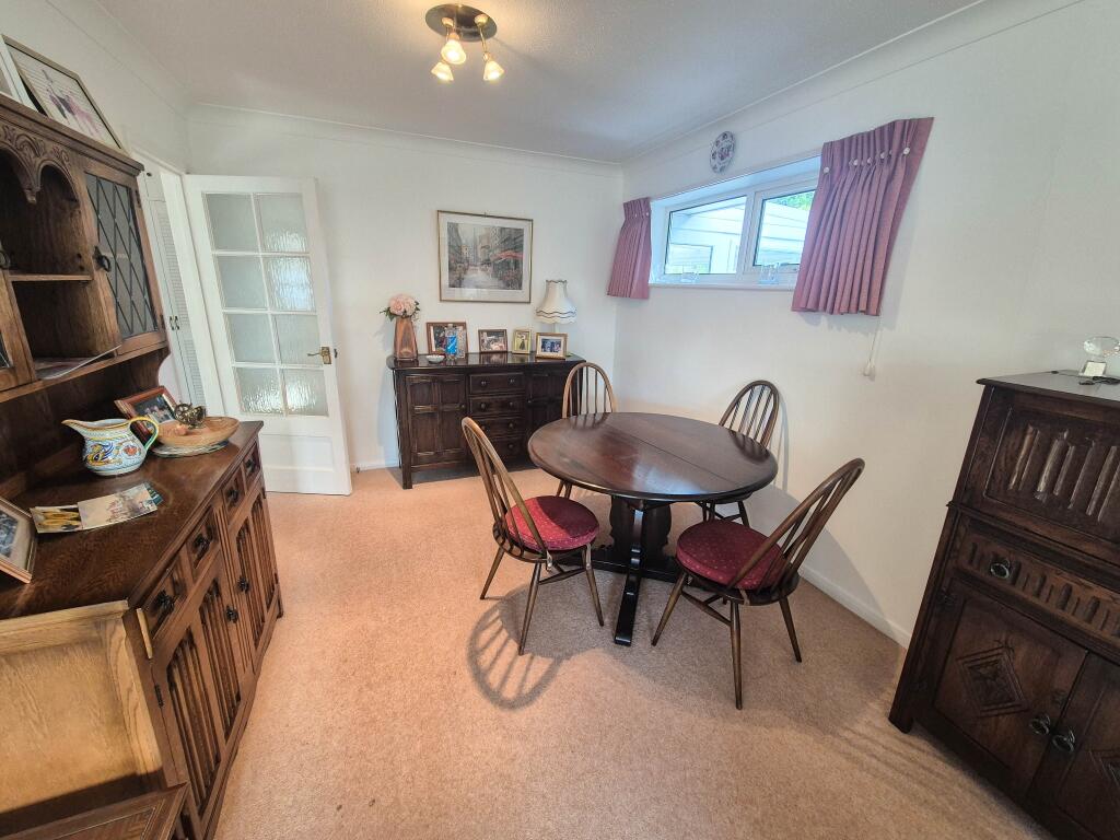 Admiralty Road, Felpham photo 4