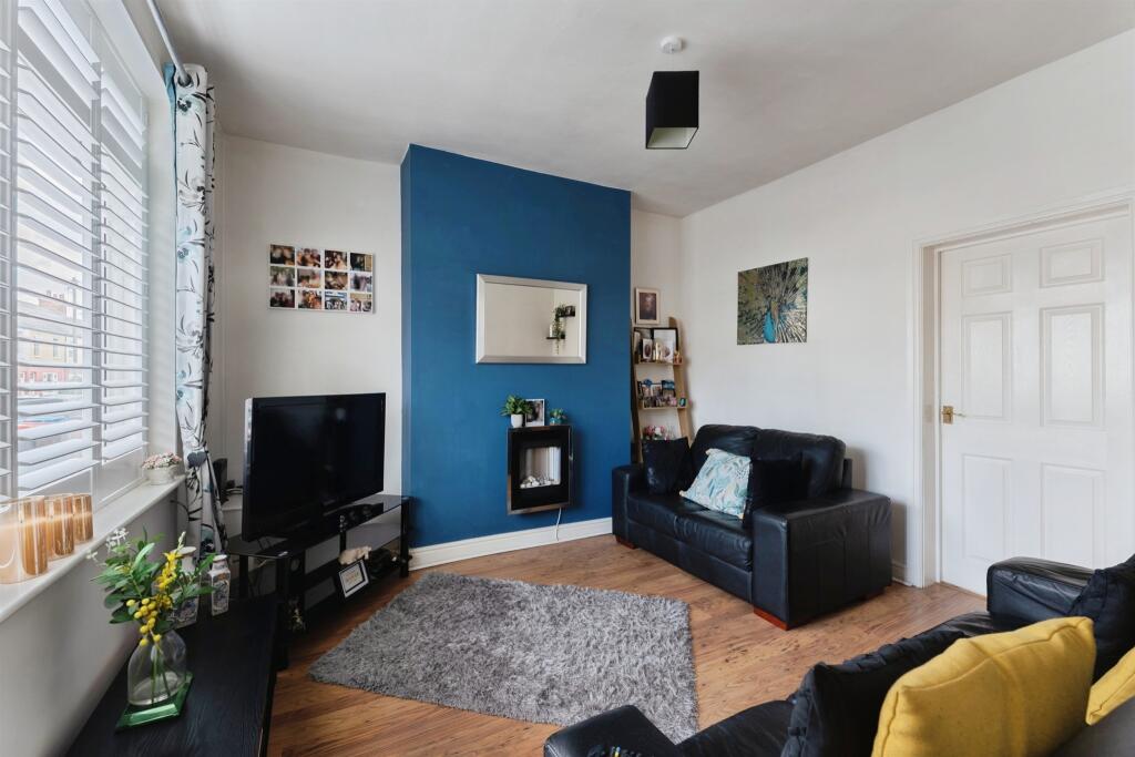 House in Chester, Ellesmere Port - View 2