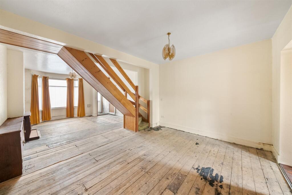 House in London - View 3