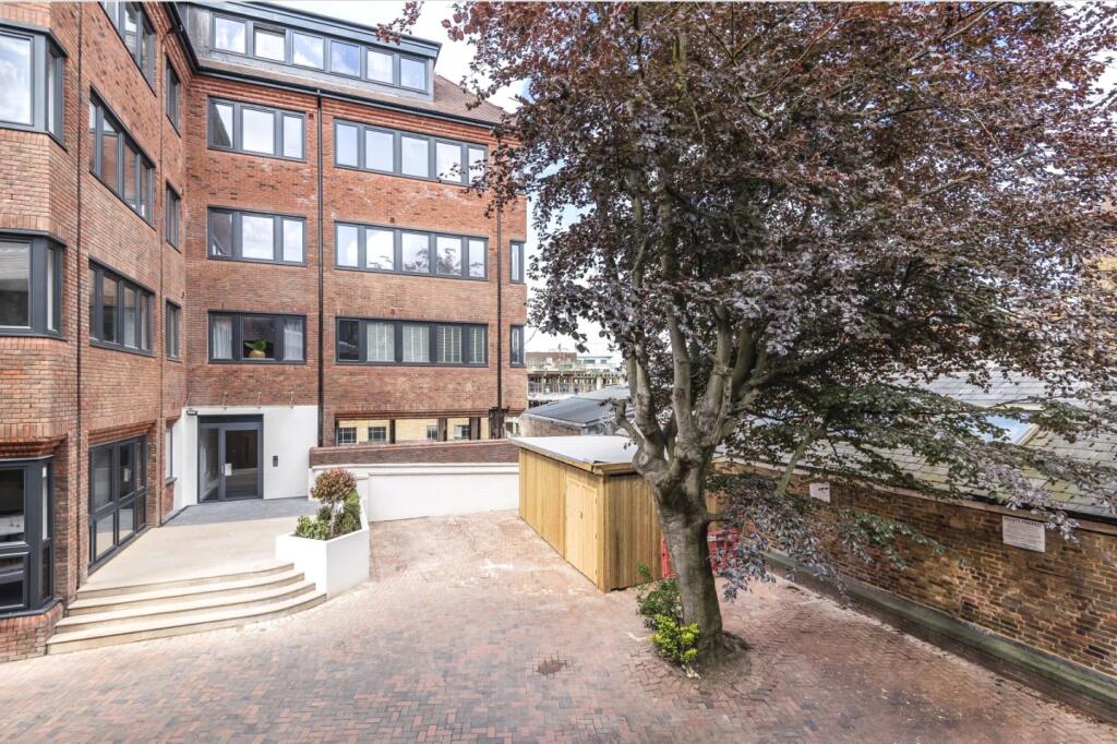 Main image of property: High Street, Uxbridge