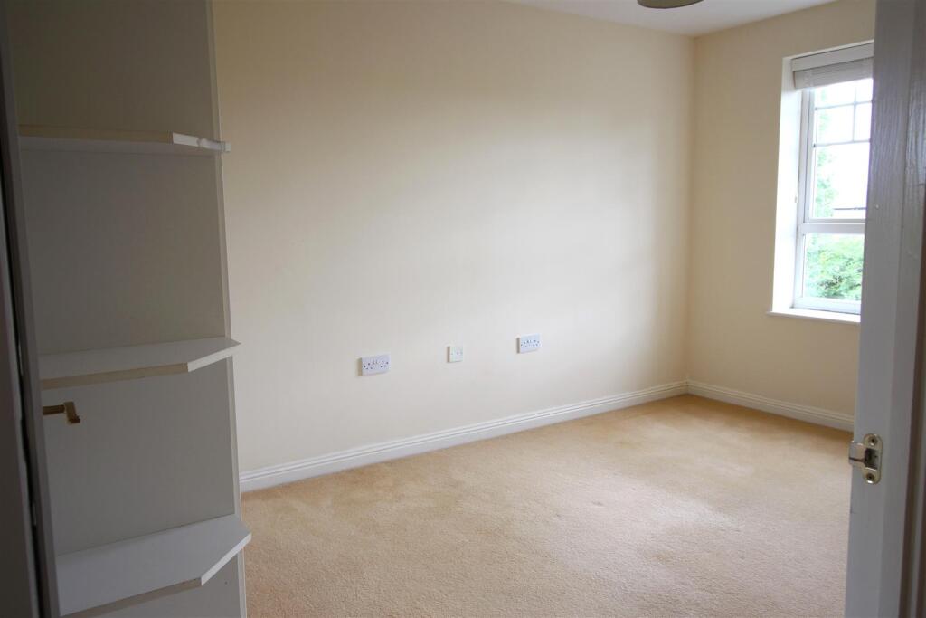 Apartment in Northampton, West Northamptonshire - More