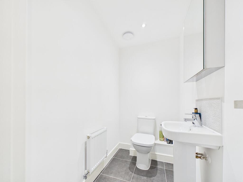 House in Spencers Wood, Ryeish Green, Shinfield - View 6