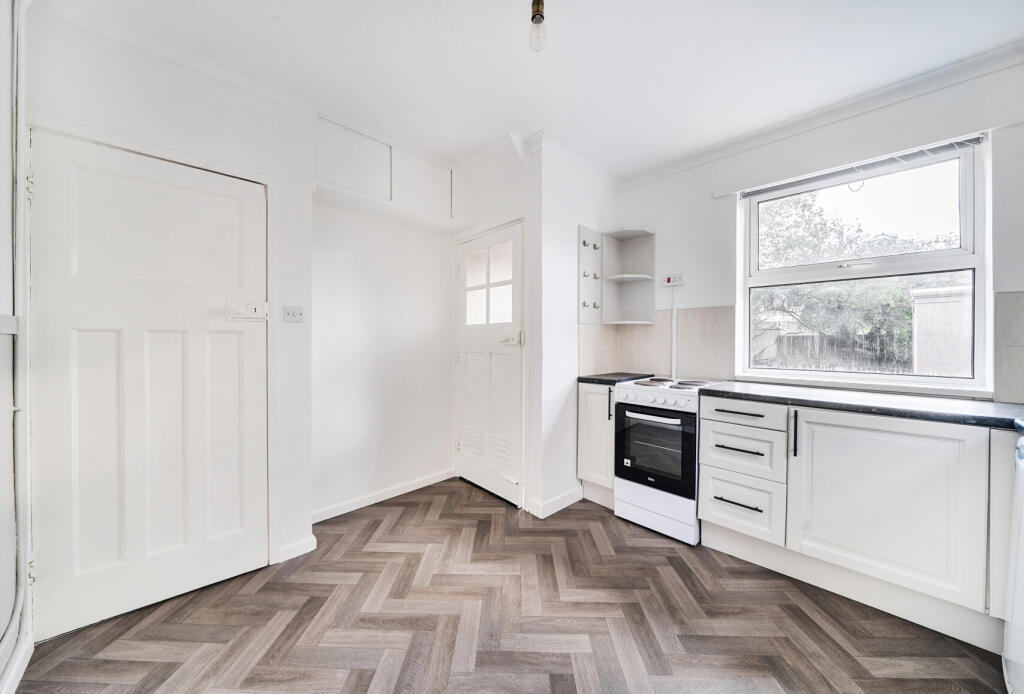House in Cheltenham, Hatherley, St Mark's - View 3