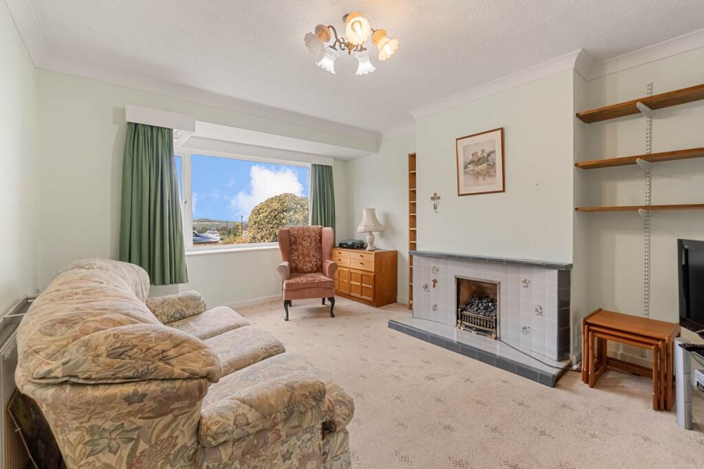 House in Huddersfield - View 2