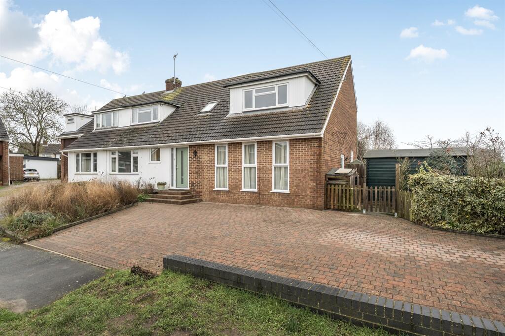 Main image of property: North Town Moor, Maidenhead