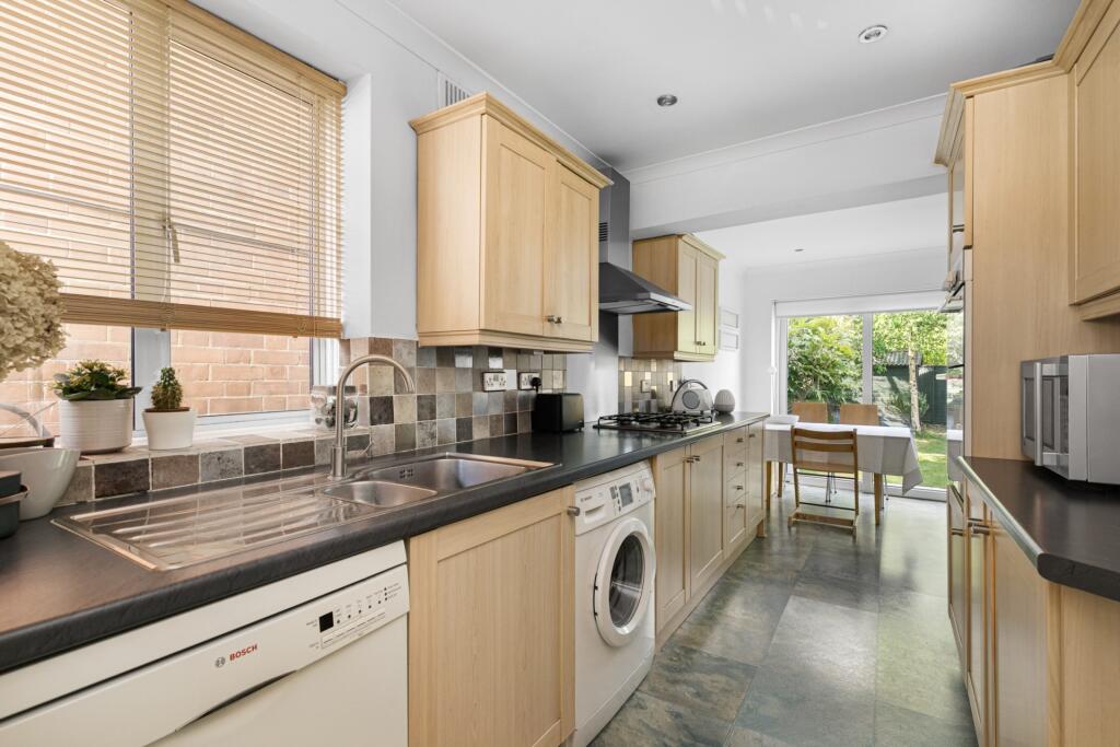 House in Wokingham - View 4