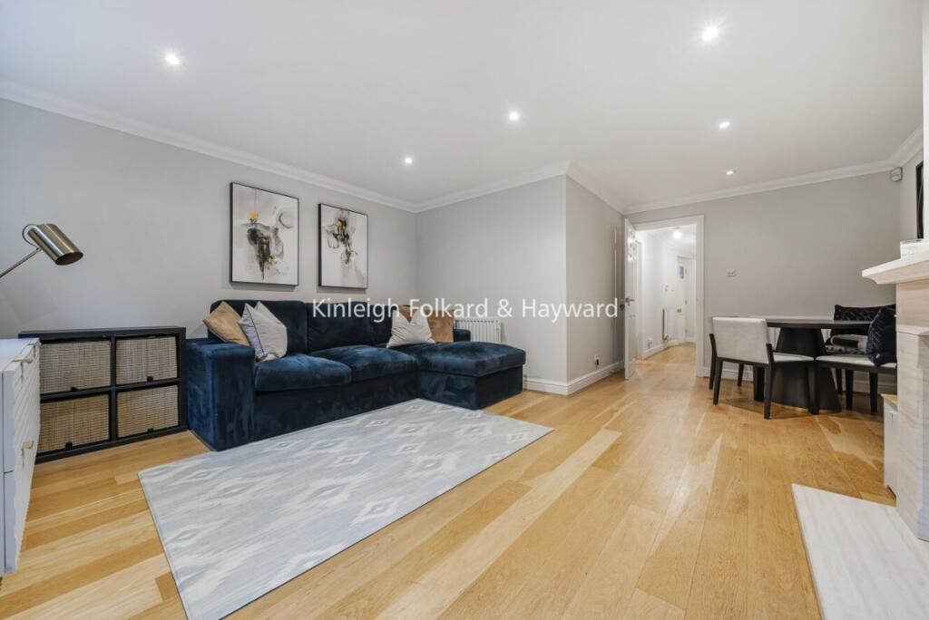 House in Chislehurst, Hawkwood, Bickley - View 5