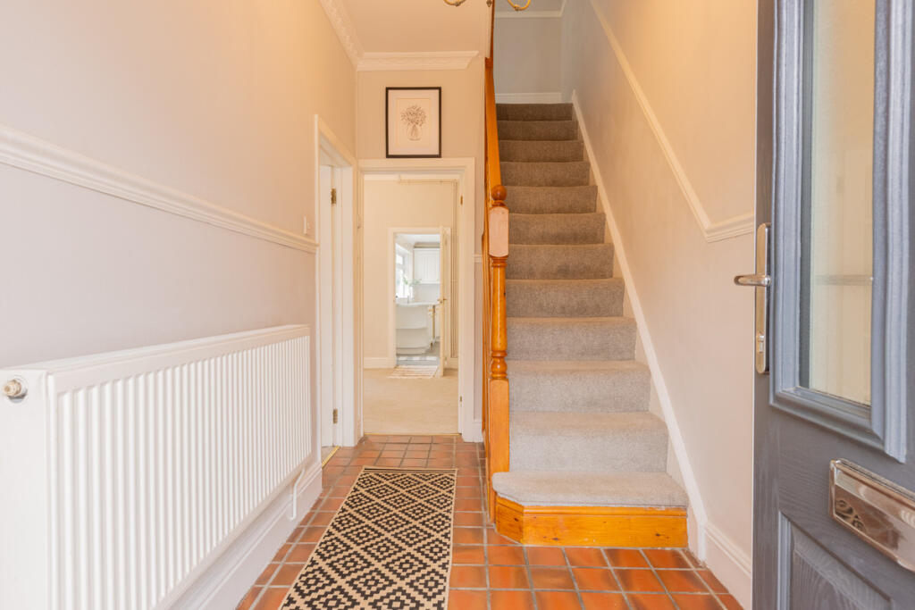 House in Newport - View 4