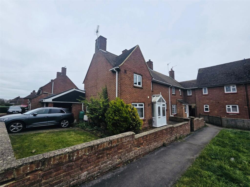 Main image of property: Queen Mary Avenue, Basingstoke, Hampshire, RG21