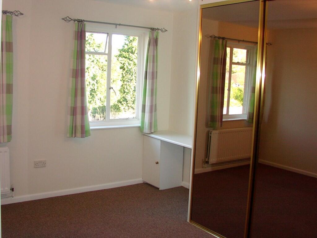 Apartment in Eastleigh, Hocombe, Chandler's Ford - View 4