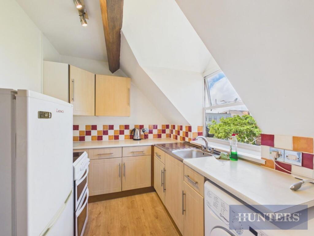 Apartment in Scarborough, South Cliff - More