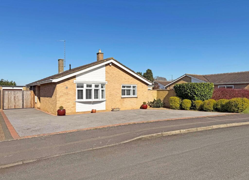 3-bed detached on 39 Overton way, Orton waterville, £450,000