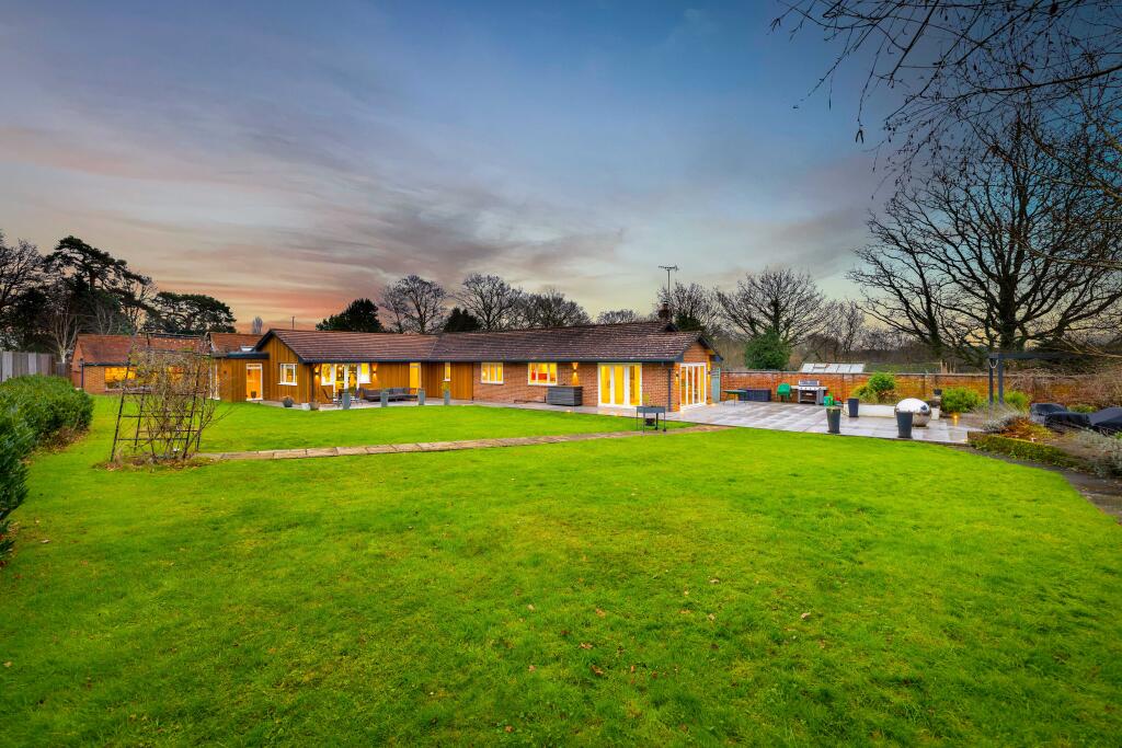Main image of property: Ref: SM - Reigate Road, Hookwood, RH6 0HH
