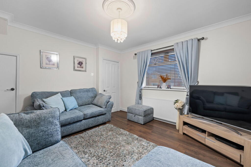 Waverley Avenue, Thurcroft, Rotherham, S66 9DG photo 3