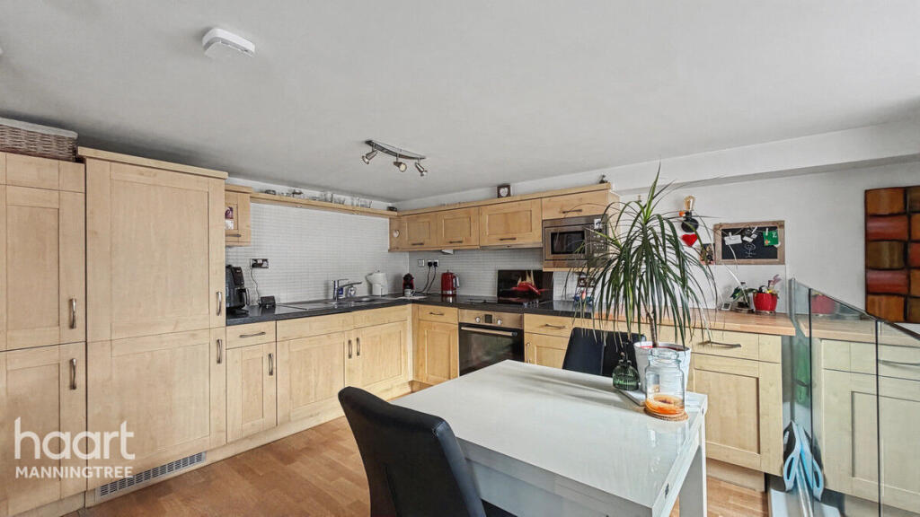 Main image of property: High Street, Manningtree