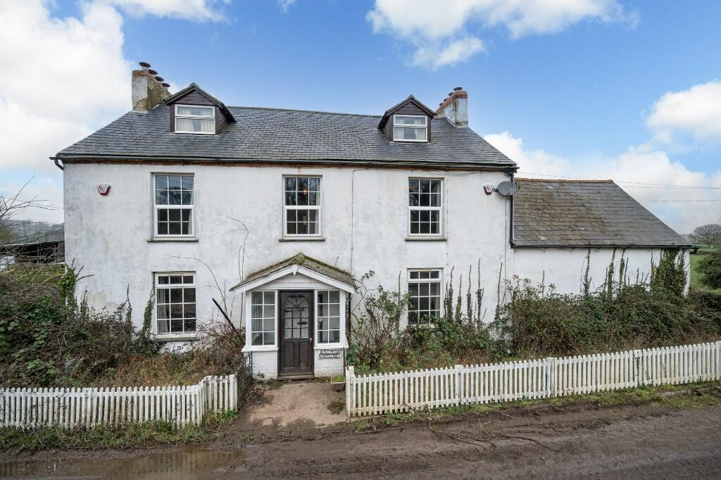 Main image of property: Banbury Lane, NN7