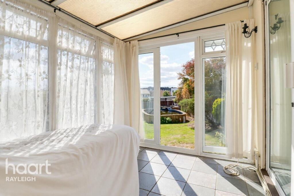 House in Southend-on-Sea - View 5