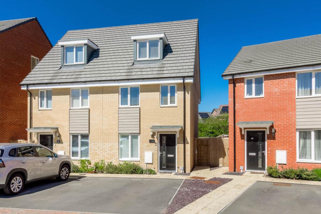 Main image of property: Pineywoods Lane, Milton Keynes