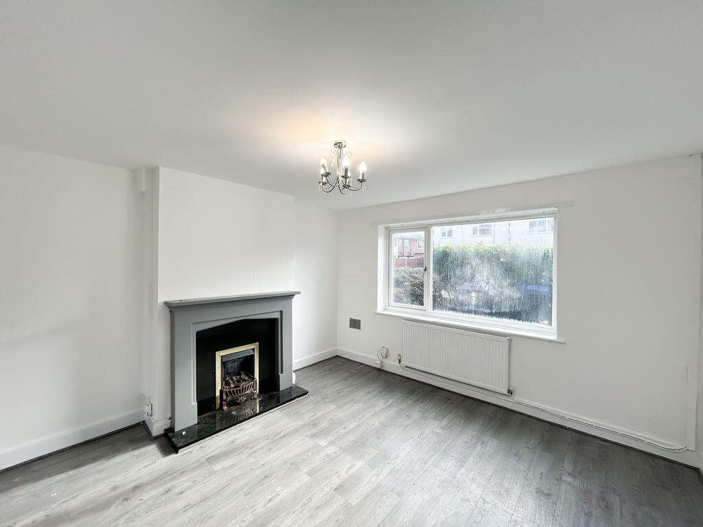 Ideal first time buy or investment - Lentworth Avenue, Blackpool photo 2