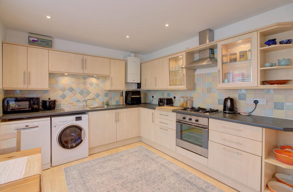 Bath Road, Devizes, Wiltshire, SN10 1QD photo 4