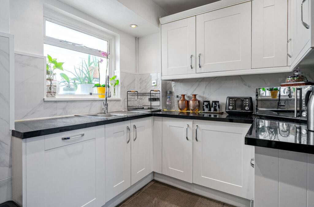 22, Baynard Close photo 2