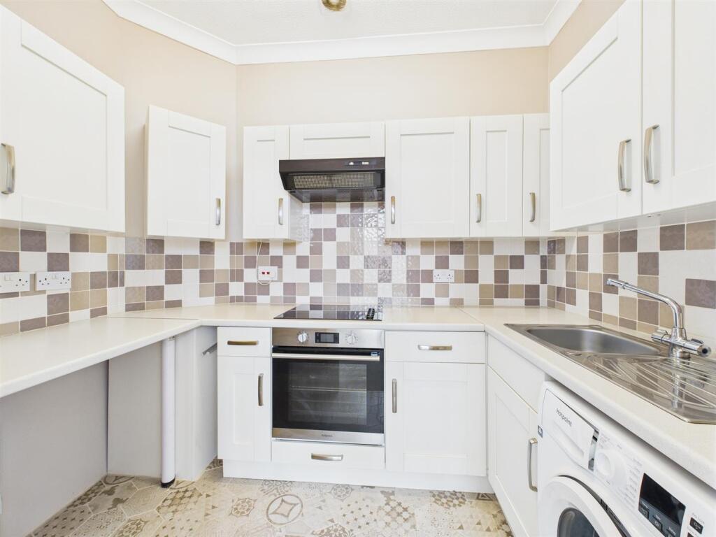 Tilehurst Road, Reading photo 3