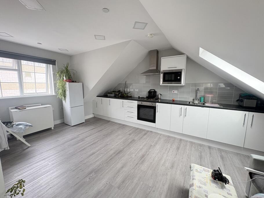 Apartment in Sutton - View 3