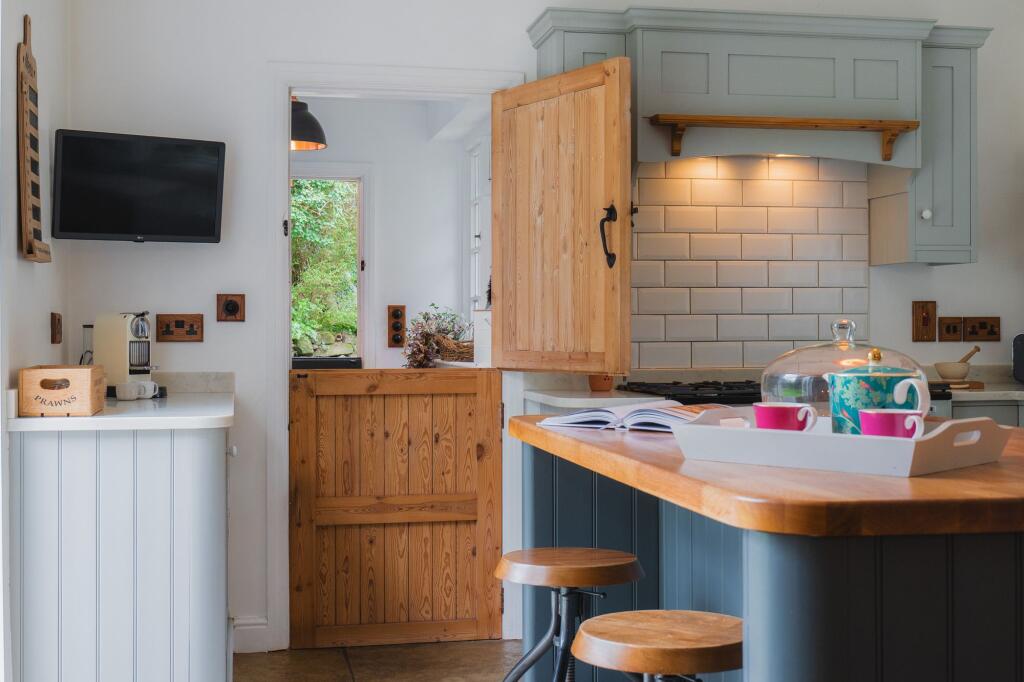 Auchenhoan, The Brow, Kingsley, Frodsham, WA6 8AN photo 4