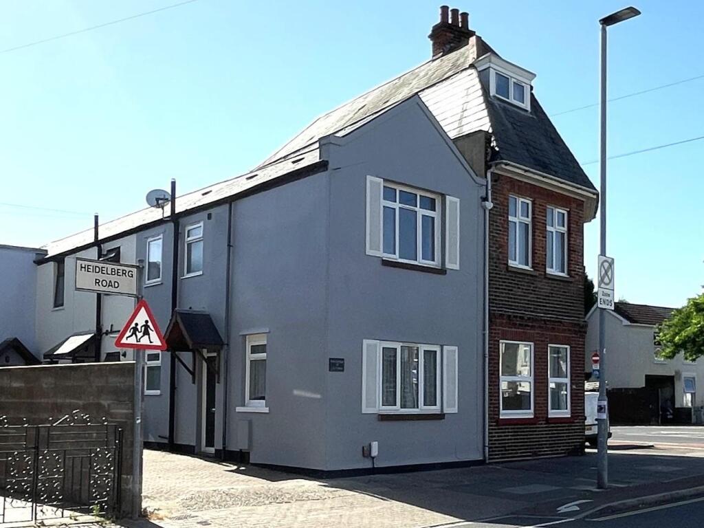 House in Portsmouth - View 3