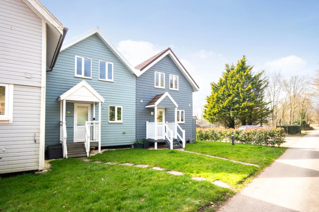 Main image of property: Spring Lake,South Cerney,Cirencester,GL7 5TH