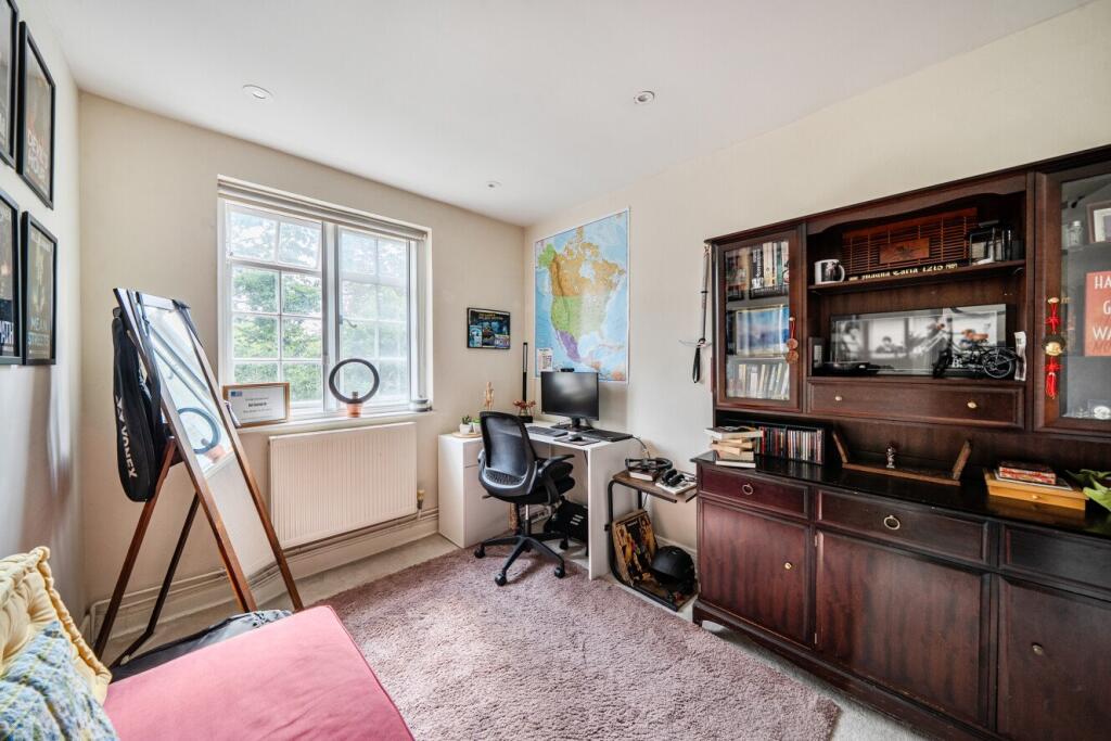 Apartment in London, Hampstead Garden Suburb - View 4