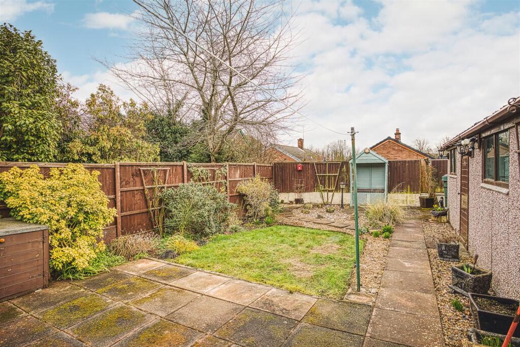 Shrewsbury Road, Stretton, Burton-On-Trent photo 2