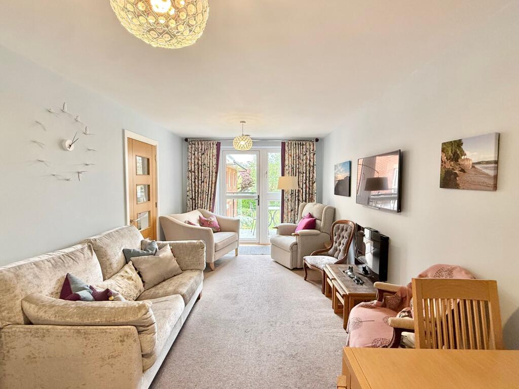 Apartment in Southampton - View 3