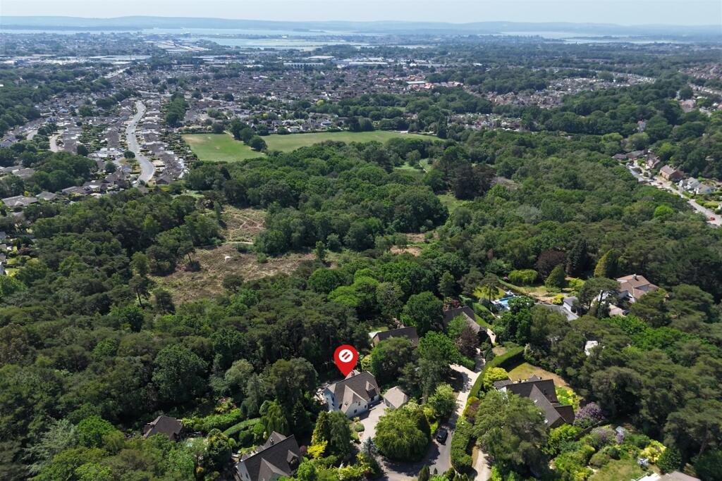 House in Bournemouth, Bournemouth, Christchurch and Poole - View 2