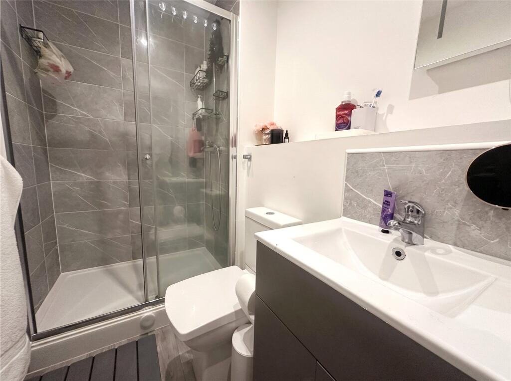 Apartment in Wolverhampton, West Midlands - More