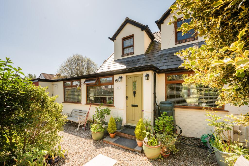 3-bed semi-detached on Southport Road, Lydiate, L31, £280,000
