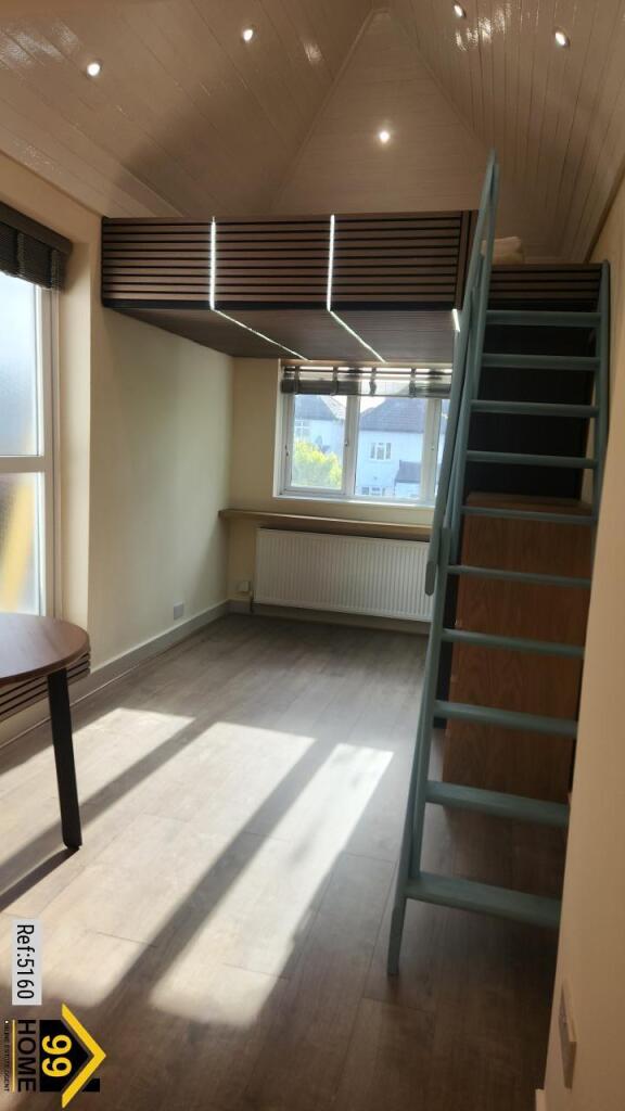 Studio flat for rent