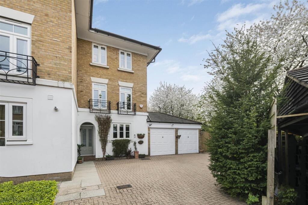 Main image of property: Courtenay Avenue, Sutton