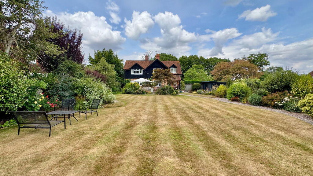 Main image of property: Woolton Hill, Newbury, RG20 9XJ