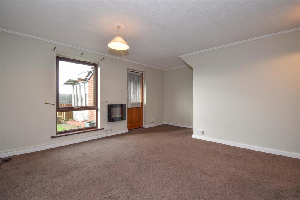 2, Clifford Close, Penrith photo 3