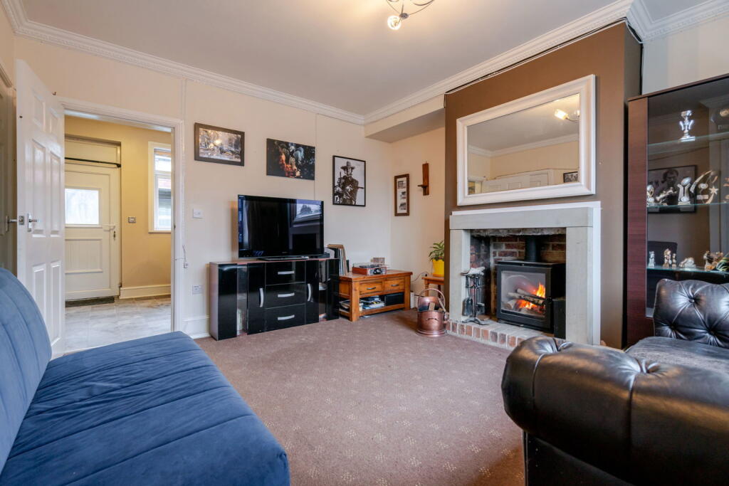 2 Priestley Place, Sowerby HX6 1BN photo 4